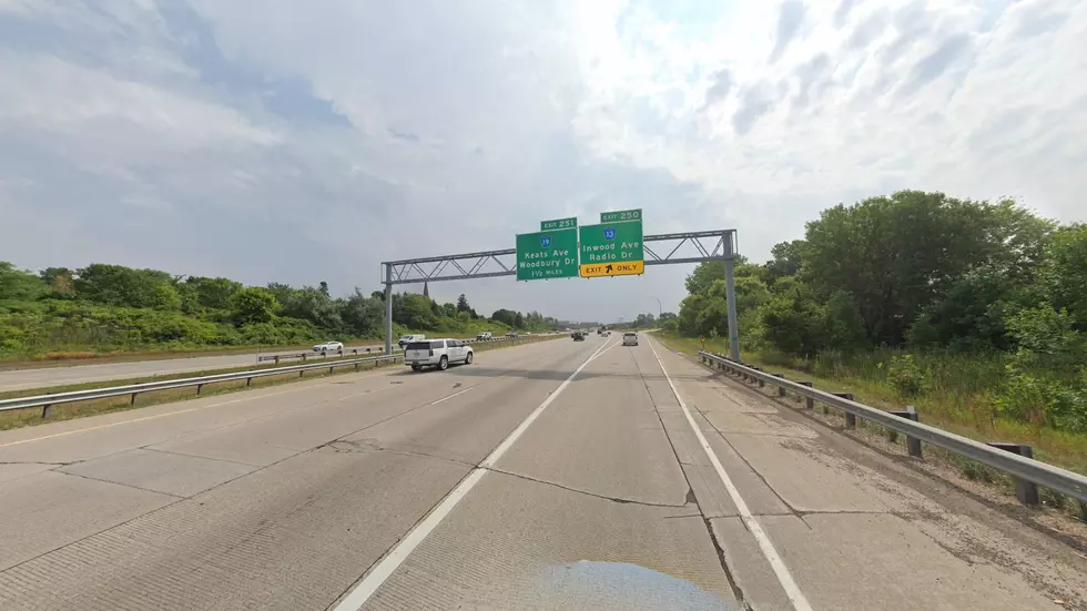Wisconsin Mom Gives Birth, Dad Delivers Baby On The Side Of A Minnesota Freeway